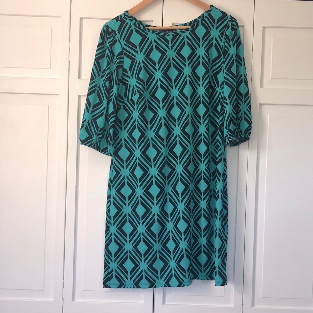 Patterned dress. Worked great for maternity wear. Smoke free home